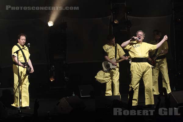 DEVO - 2008-06-03 - PARIS - Espace Charlie Parker - Grande Halle - 